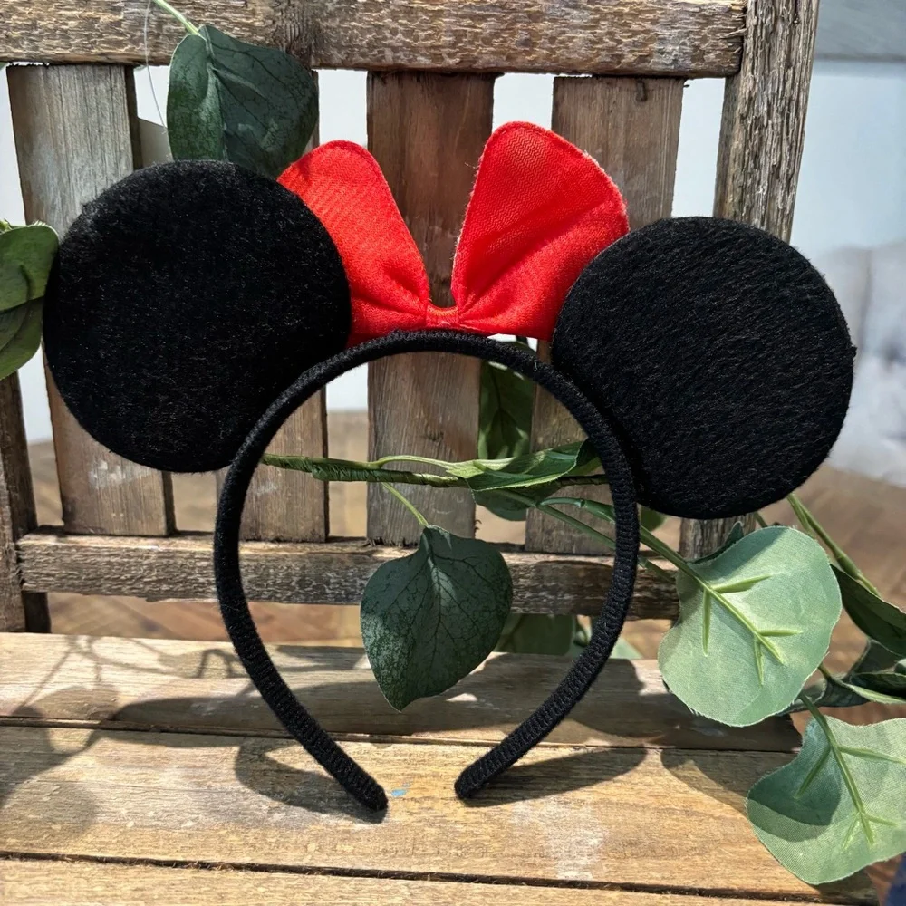 DISNEY THEME PARKS MINNIR Sequin Black and Red Bow Headband
